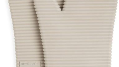 Sizzle Safely: KitchenAid's Soft Silicone Oven Mitts Reviewed!